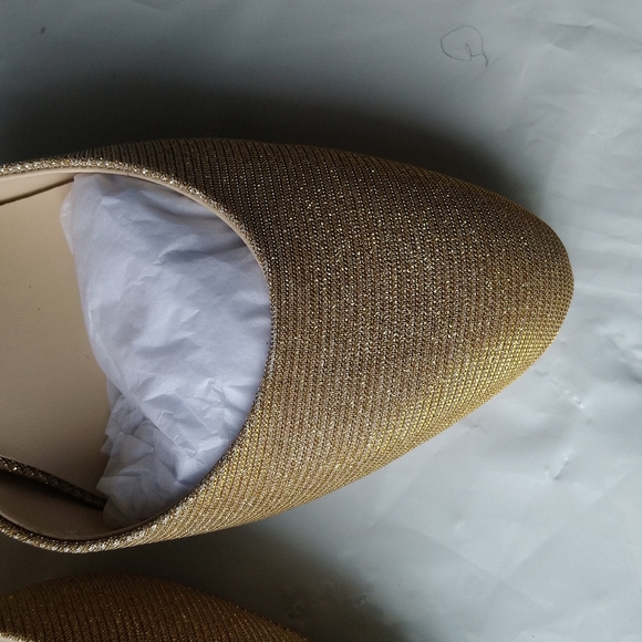 Le Château Sparkle Round Toe Shoes - Picture 2 of 4